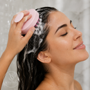 Escova para Lavar e Massagear o Couro Cabeludo e Shampoo